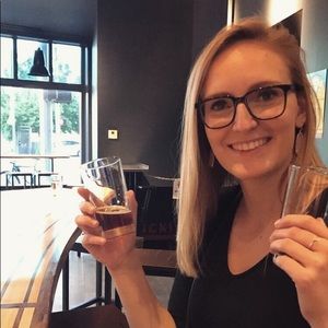 Meet your Posher, Elaine